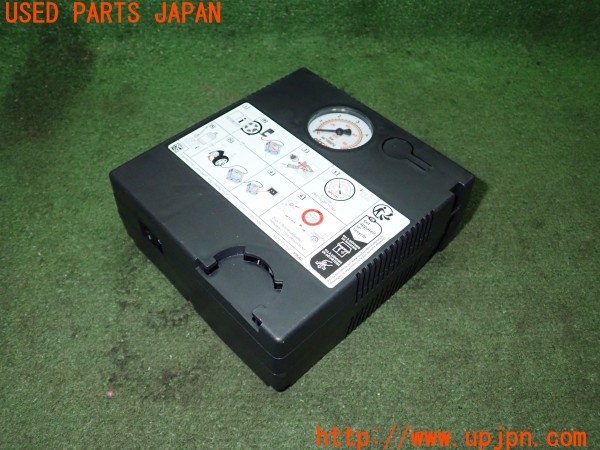3UPJ=9236240625]VW ポロ TSI アクティブ(AWDLA)純正 パンク修理キット 中古_2