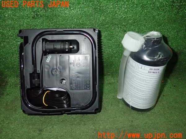 3UPJ=9236240625]VW ポロ TSI アクティブ(AWDLA)純正 パンク修理キット 中古_4