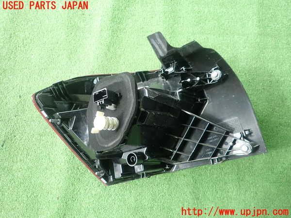 1UPJ-9236241530]VW ポロ(AWDLA)右テールランプ 中古_4