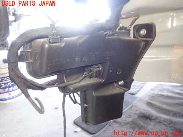 1UPJ-9236246791]VW ポロ(AWDLA)ウォッシャータンク1 中古_3