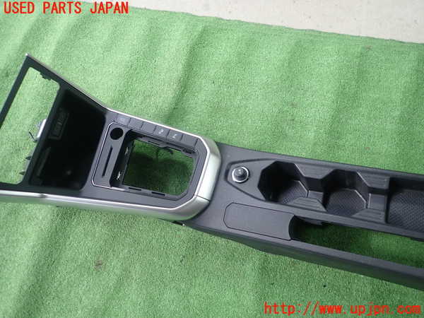 1UPJ-9236247540]VW ポロ(AWDLA)センターコンソール 中古_3
