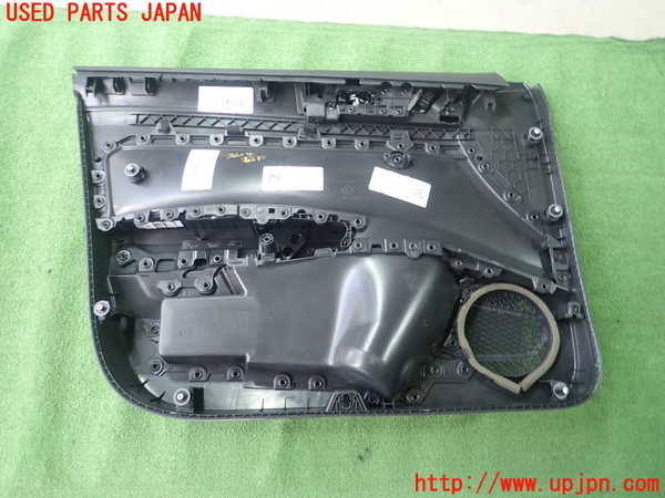 1UPJ-9236241234]VW ポロ(AWDLA)右前ドア内張り 中古_3
