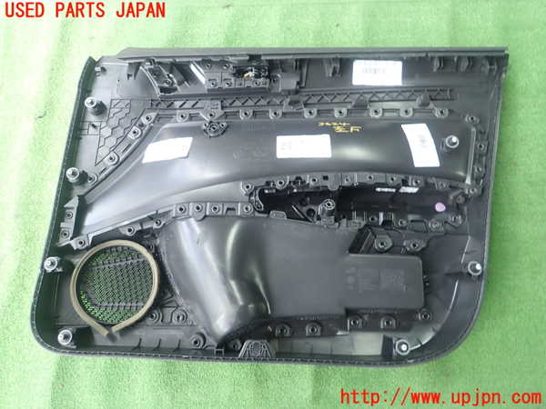 1UPJ-9236241264]VW ポロ(AWDLA)左前ドア内張り 中古_3