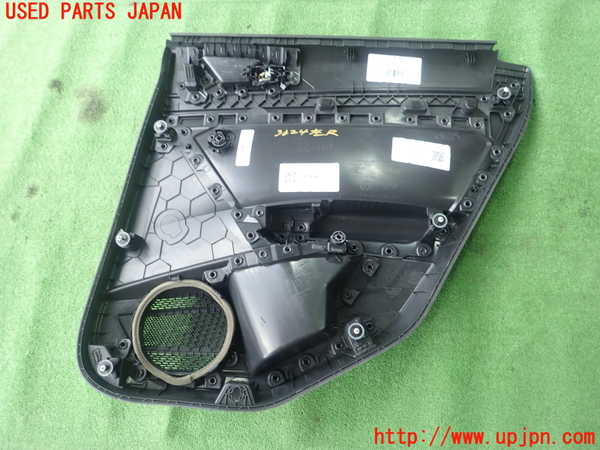 1UPJ-9236241324]VW ポロ(AWDLA)左後ドア内張り 中古_3