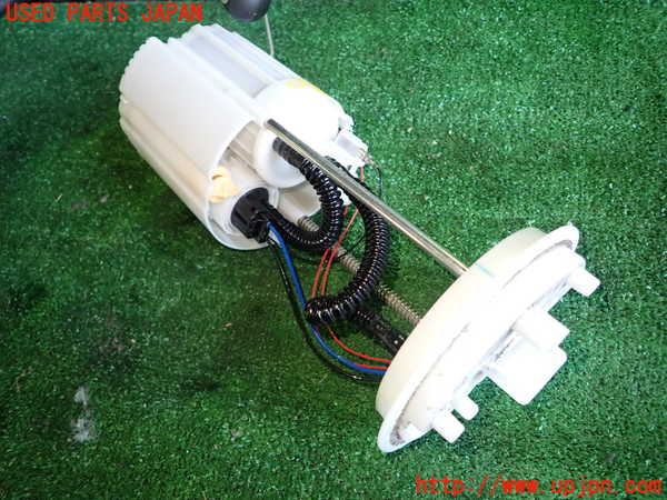 1UPJ-9236262510]アルファロメオ・156 GTA(932AXB)燃料ポンプ 中古_2