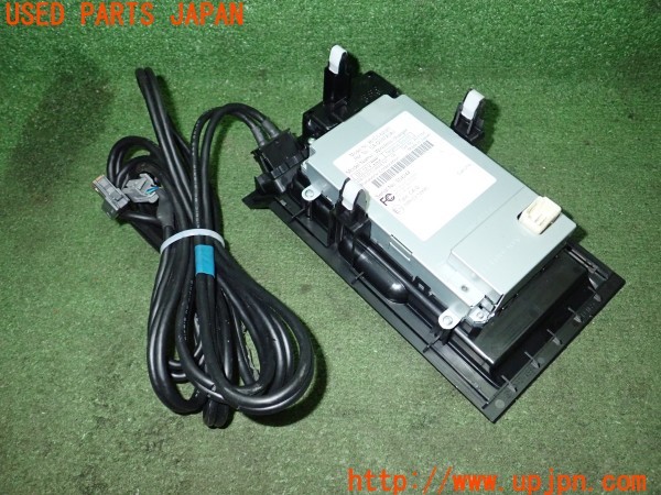 3UPJ=9236270652]MIRAI(ミライ)(JPD10)純正 861C0-62020 ワイヤレスチャージャー ワイヤレス充電器 中古_3