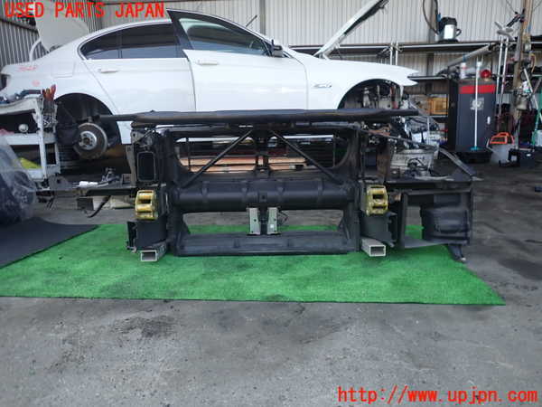 2UPJ-9236281041]BMW アクティブハイブリッド5(AH5)(FZ35)コアサポート 中古 (F10)_4