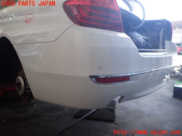 2UPJ-9236281610]BMW アクティブハイブリッド5(AH5)(FZ35)リアバンパー 中古 (F10)_4