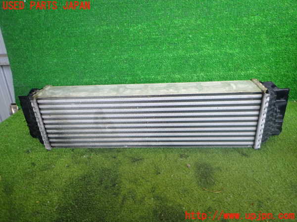 2UPJ-9236282451]BMW アクティブハイブリッド5(AH5)(FZ35)インタークーラー1 中古 (F10)_2