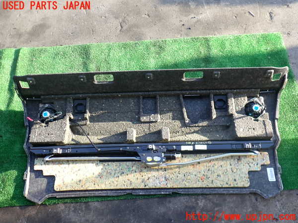 2UPJ-9236287761]BMW アクティブハイブリッド5(AH5)(FZ35)トノカバー1 中古 (F10)_2