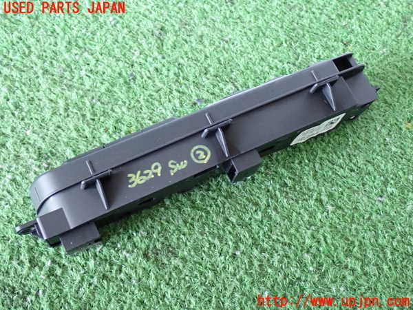 2UPJ-9236296307]BMW X4(XW20)(F26)スイッチ2 (DSC OFF、走行モード切替、ソナー他) 中古_2