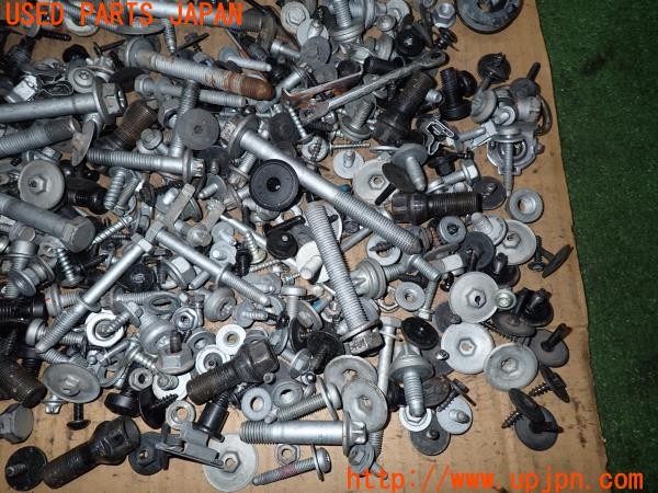 3UPJ=9236300720]BMW アクティブハイブリッド3 Mスポーツ(3F30 F30)ネジ・ナット・ステー類 セット ジャンク_3