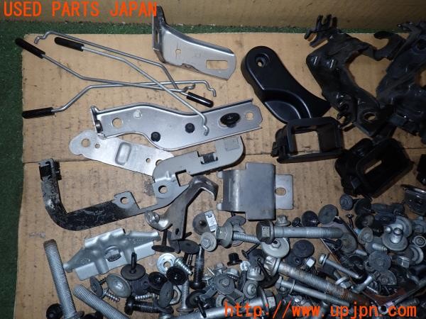 3UPJ=9236300720]BMW アクティブハイブリッド3 Mスポーツ(3F30 F30)ネジ・ナット・ステー類 セット ジャンク_5