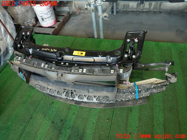 2UPJ-9236301041]BMW アクティブハイブリッド3(AH3)(3F30)コアサポート 中古 (F30)_2