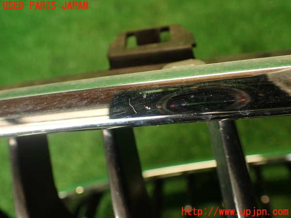 2UPJ-9236301050]BMW アクティブハイブリッド3(AH3)(3F30)ラジエターグリル 中古 (F30)_3