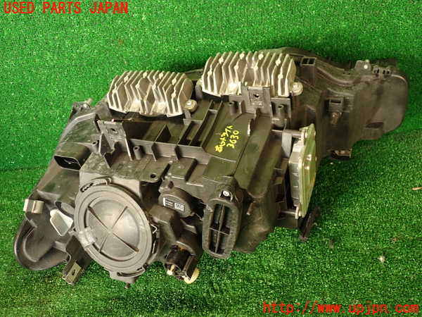 2UPJ-9236301130]BMW アクティブハイブリッド3(AH3)(3F30)右ヘッドライト HID 中古 (F30)_3