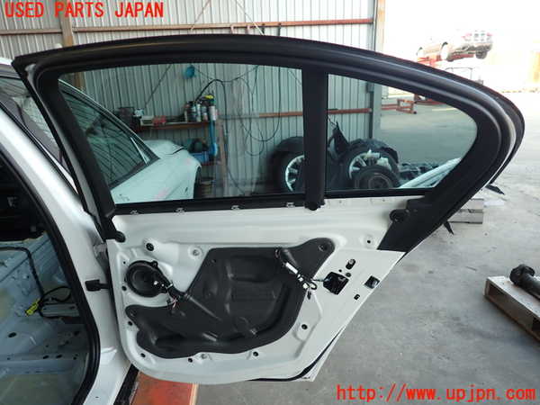 2UPJ-9236301290]BMW アクティブハイブリッド3(AH3)(3F30)右後ドア (43R-001735) 中古 (F30)_5