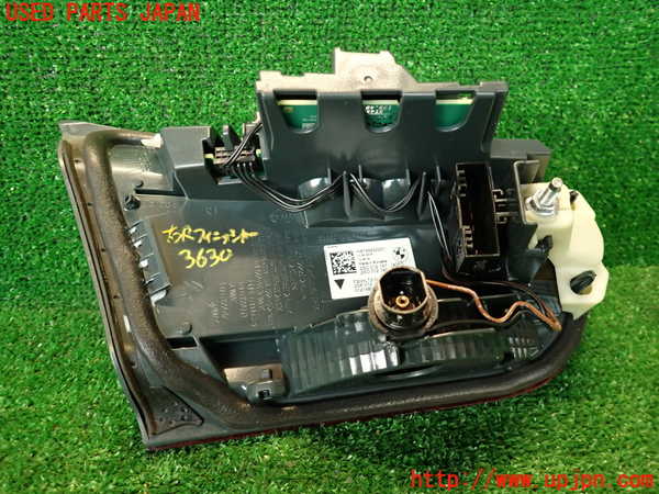 2UPJ-9236301550]BMW アクティブハイブリッド3(AH3)(3F30)右リアフィニッシャー 中古 (F30)_2