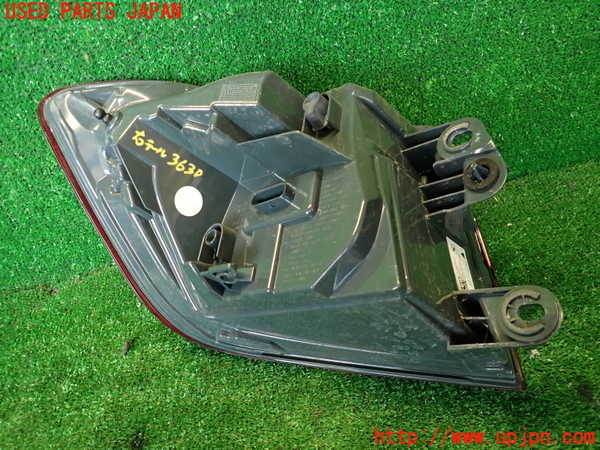 2UPJ-9236301530]BMW アクティブハイブリッド3(AH3)(3F30)右テールランプ 中古 (F30)_2