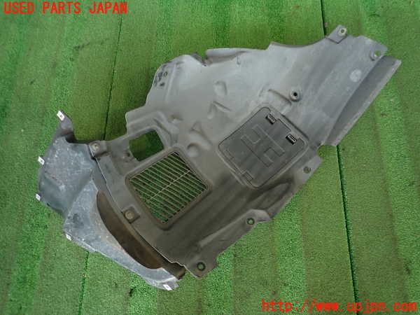 2UPJ-9236301090]BMW アクティブハイブリッド3(AH3)(3F30)右前フェンダーライナー 中古 (F30)_2