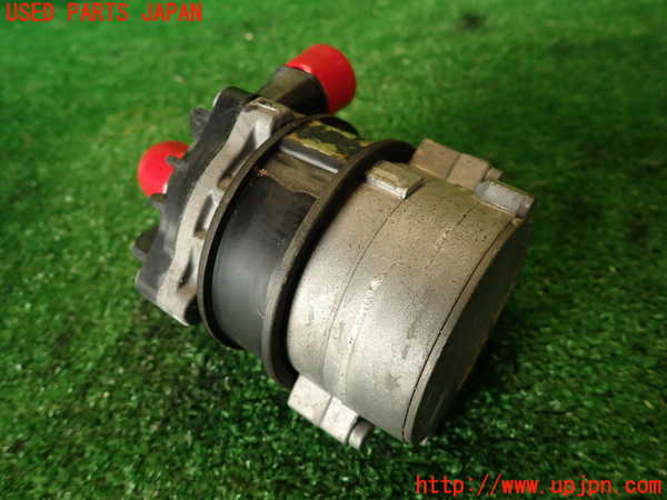 2UPJ-9236302110]BMW アクティブハイブリッド3(AH3)(3F30)ウォーターポンプ 中古 (F30)_2