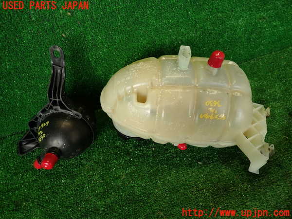 2UPJ-9236302410]BMW アクティブハイブリッド3(AH3)(3F30)ラジエータータンク 中古 (F30)_2