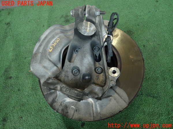 2UPJ-9236304290]BMW アクティブハイブリッド3(AH3)(3F30)右フロントナックルハブ 中古 (F30)_2