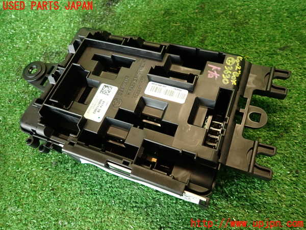 2UPJ-9236306742]BMW アクティブハイブリッド3(AH3)(3F30)ヒューズボックス2 中古 (F30)_2