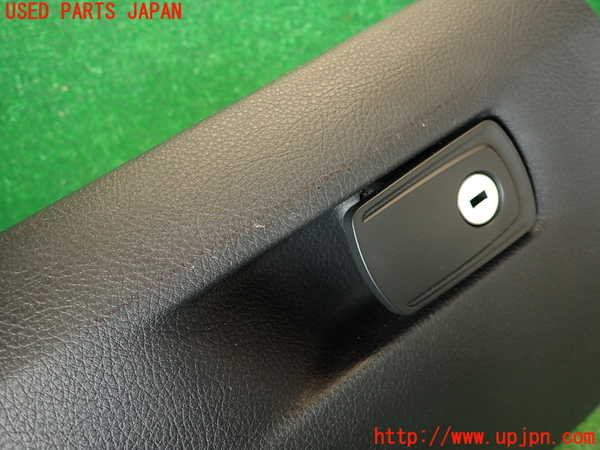 2UPJ-9236307516]BMW アクティブハイブリッド3(AH3)(3F30)グローブボックス1 中古 (F30)_2