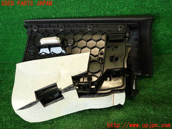 2UPJ-9236307516]BMW アクティブハイブリッド3(AH3)(3F30)グローブボックス1 中古 (F30)_5