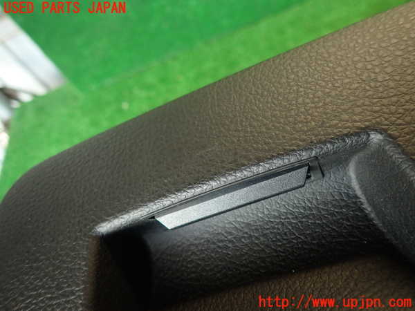 2UPJ-9236307841]BMW アクティブハイブリッド3(AH3)(3F30)小物入れ1 中古 (F30)_2