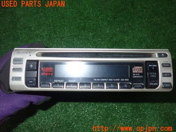 3UPJ=9236310518]セドリック ワゴン GL(WUY30)SONY CDX-1900 CDプレーヤー FM/AMコンパクトディスクプレーヤー1din パネル付き 中古_3