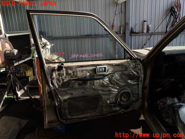 2UPJ-9236311260]セドリック ワゴン(WUY30)左前ドア 中古(43R-00034 M274)_4