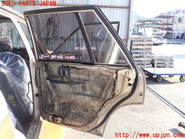 2UPJ-9236311290]セドリック ワゴン(WUY30)右後ドア 中古(43R-00033 M273)_4