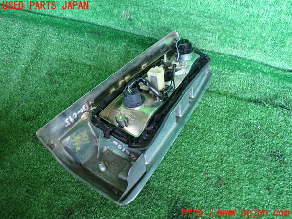 2UPJ-9236311530]セドリック ワゴン(WUY30)右テールランプ 中古_2