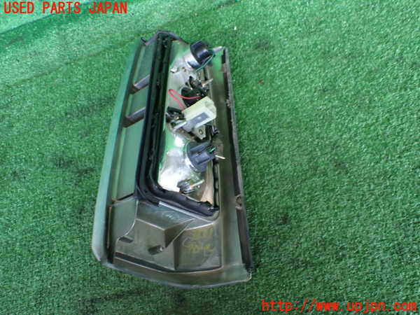 2UPJ-9236311536]セドリック ワゴン(WUY30)左テールランプ 中古_3