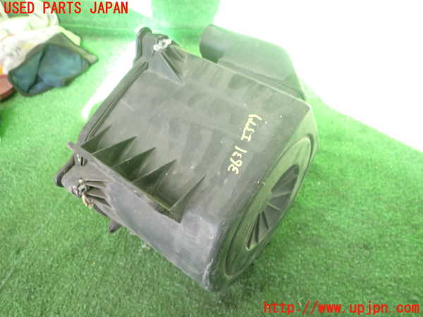 2UPJ-9236312560]セドリック ワゴン(WUY30)エアクリーナーボックス 中古_2