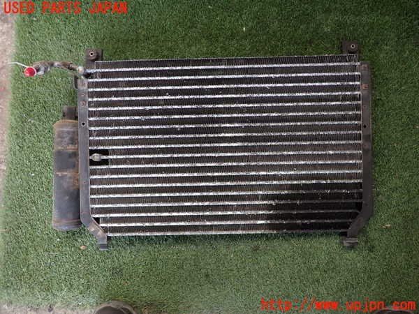 2UPJ-9236316031]セドリック ワゴン(WUY30)エアコンコンデンサー1 (ジャンク品) 中古_3