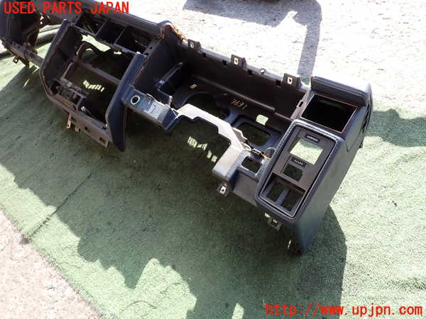 2UPJ-9236317505]セドリック ワゴン(WUY30)ダッシュボード (ジャンク品) 中古_4