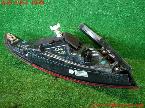 2UPJ-9236321530]アルファロメオ・ジュリア(95220)右テールランプ 中古_2