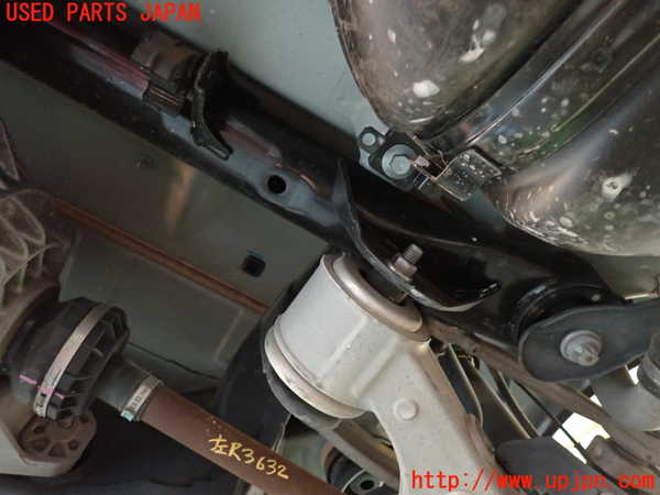 2UPJ-9236325295]アルファロメオ・ジュリア(95220)リアメンバー 中古_3