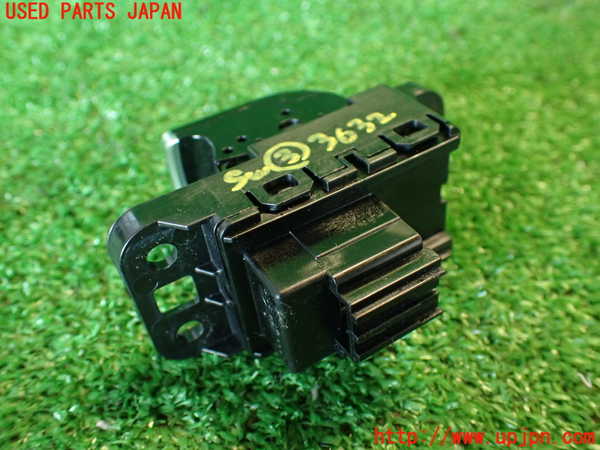 2UPJ-9236326308]アルファロメオ・ジュリア(95220)スイッチ3 (パーキング) 中古_3