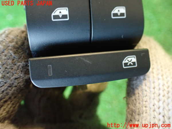 2UPJ-9236326240]アルファロメオ・ジュリア(95220)右前パワーウィンドウスイッチ 中古_3