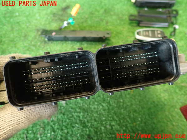 2UPJ-9236326110]アルファロメオ・ジュリア(95220)エンジンコンピューター 中古_3