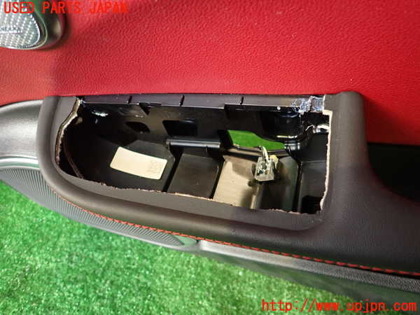 2UPJ-9236321234]アルファロメオ・ジュリア(95220)右前ドア内張り 中古_2