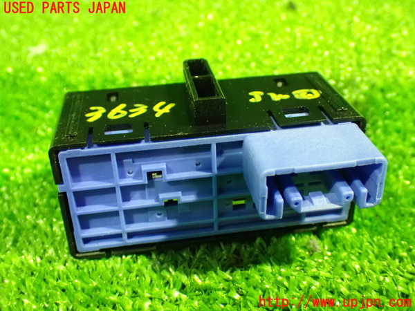 1UPJ-9236346307]アルファードハイブリッド(ATH20W)スイッチ2 (ルームランプ、ソナー) 中古_2