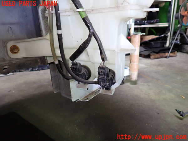 1UPJ-9236346791]アルファードハイブリッド(ATH20W)ウォッシャータンク1 中古_4