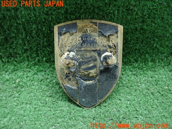 3UPJ=9236350008]ポルシェ カイエン S(9PAM4801 957型)純正 996559211 エンブレム フロントバンパー側 中古_4