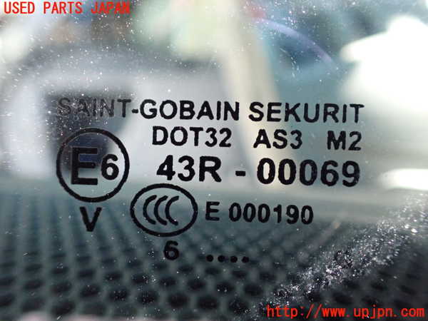 1UPJ-9236351380]ポルシェ・カイエン S(9PAM4801)右クォーターガラス 中古 SAINT-GOBAIN SEKURIT M2 43R-00069_3
