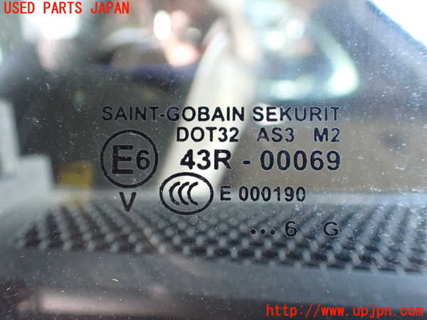 1UPJ-9236351382]ポルシェ・カイエン S(9PAM4801)左クォーターガラス 中古 SAINT-GOBAIN SEKURIT M2 43R-00069_3